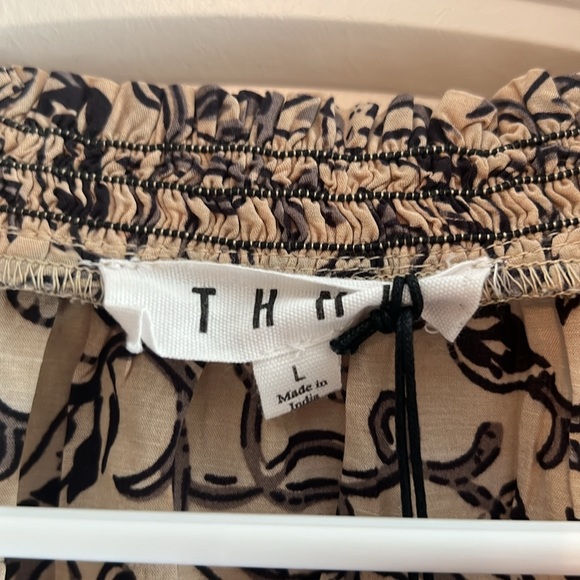 NWT tan and black blouse - Picture 6 of 8